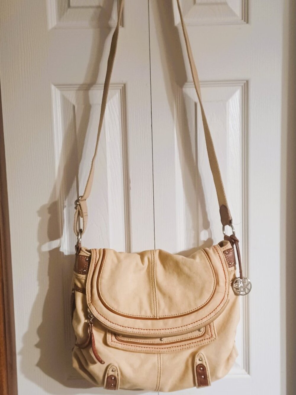 The Sak Tan Floral Peace Crossbody Bag Magnetic Closure Lined Outer Pockets